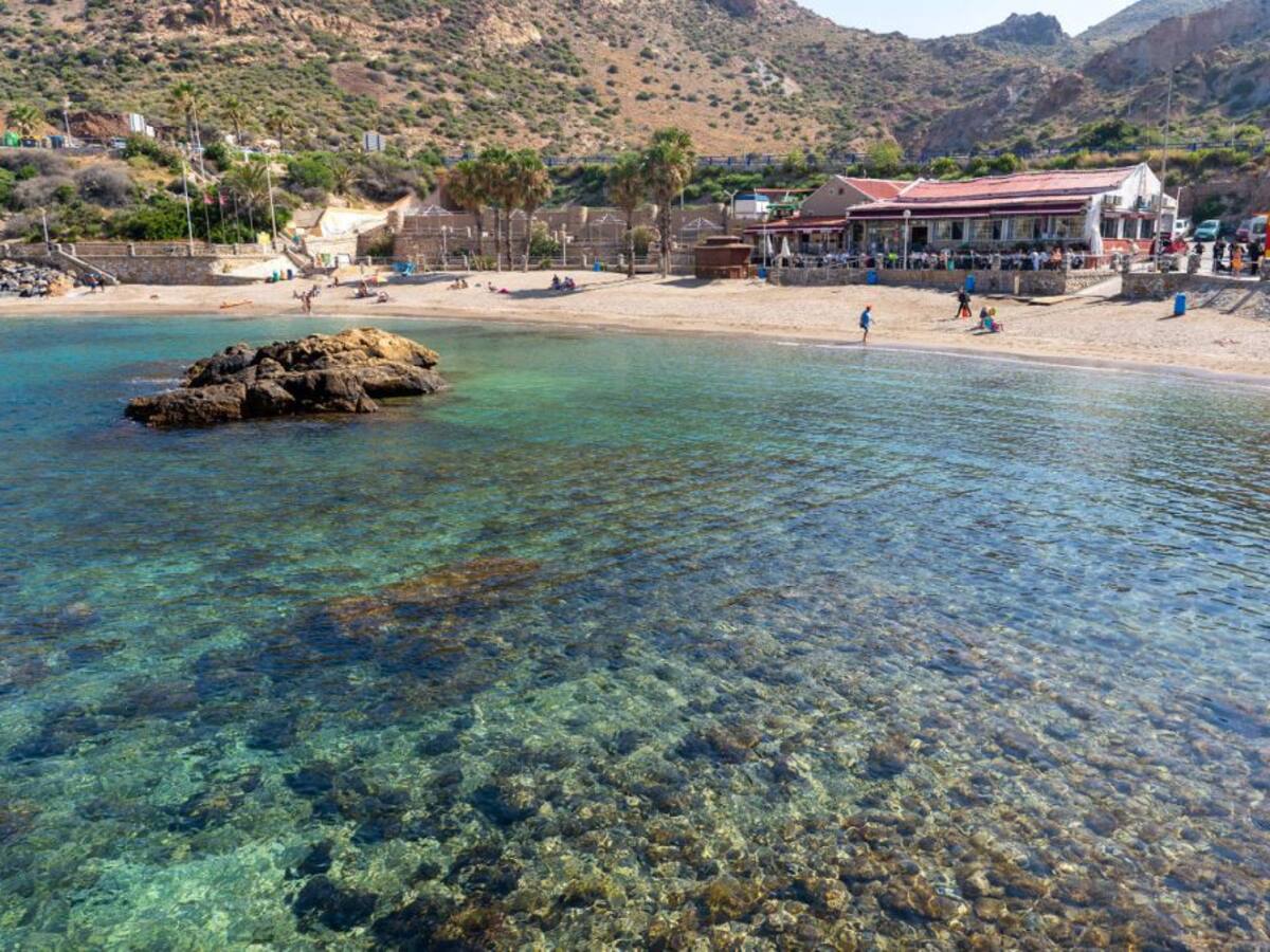 Cala Cortina compite por ser la mejor playa de España