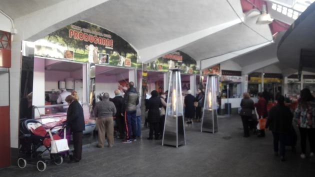 Puestos de venta en el Mercado de abastos de Andújar