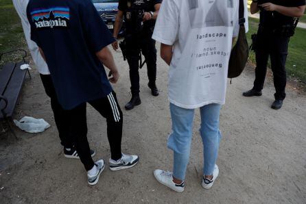 Control policial en el Parque del Oeste de Madrid