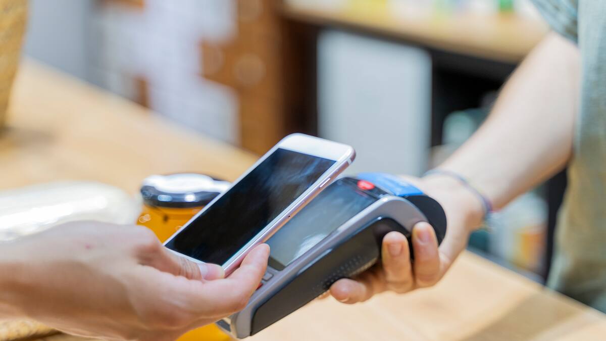 Sara Menéndez, pta Unión Comerciantes Principado, clausura DIGICOM