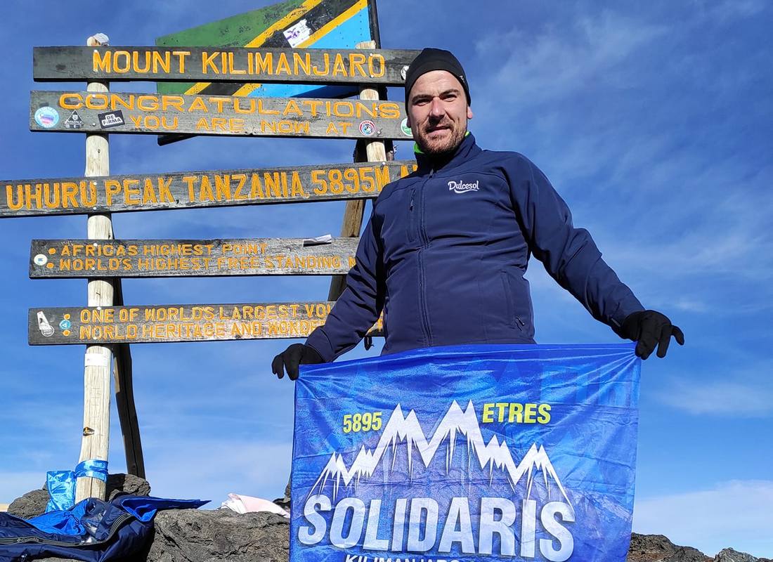 Carlos García, en la cima del Kilimanjaro