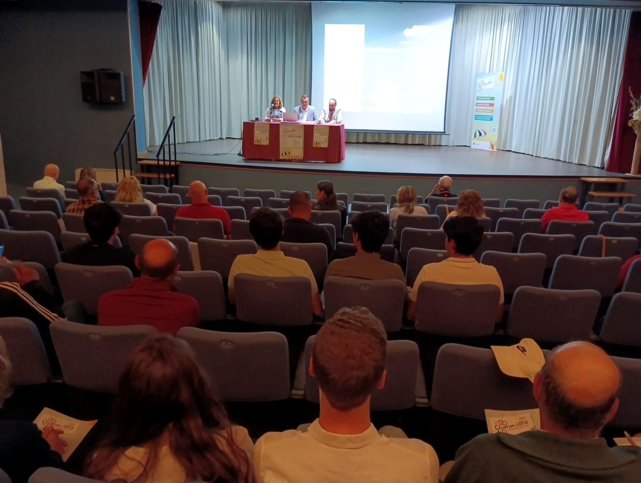 La Casa de Cultura acoge la primera jornada del curso