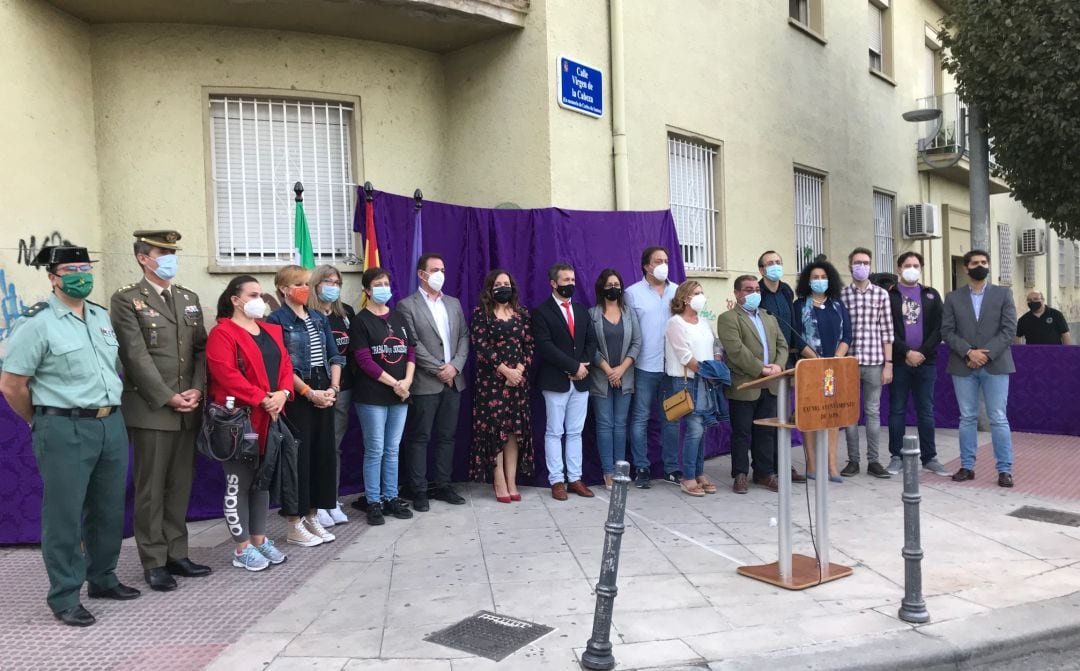 Una calle en Jaén capital recuerda a Carlos Do Santos, muerto en accidente laboral en 2007 y que se amplía a todas aquellas víctimas de la falta de seguridad laboral 
 