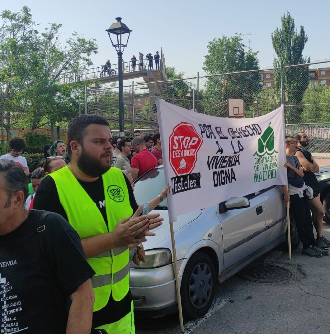 La Plataforma Stop Desahucios de Móstoles en el desalojo del edificio La Dignidad