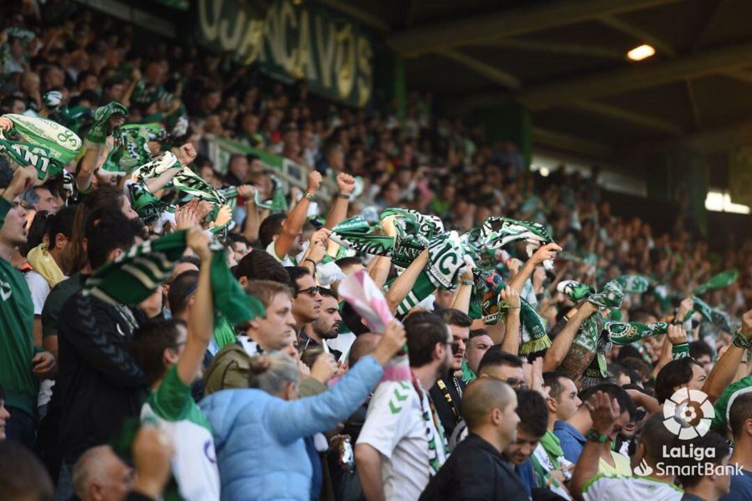 Imagen de la Gradona durante un partido en El Sardinero