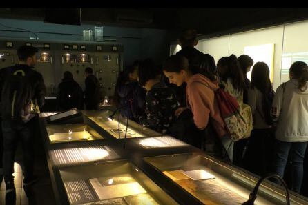 Visita a la Colección Histórica de Radio Elche