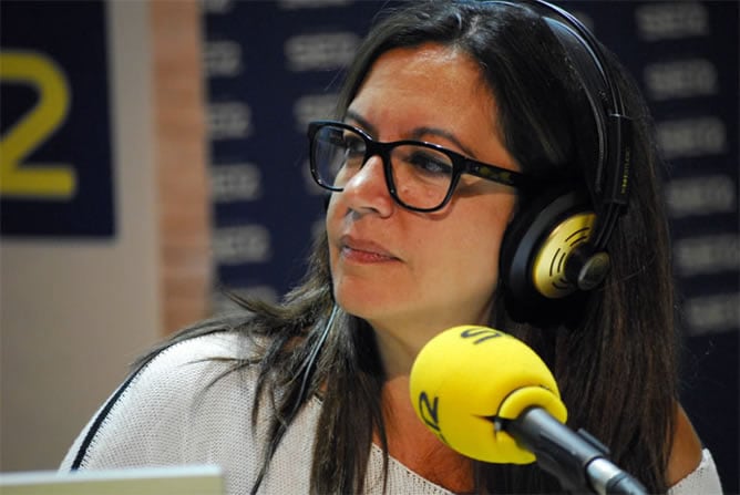 Àngels Barceló, directora de &#039;Hoy por Hoy&#039;, en un estudio de la SER