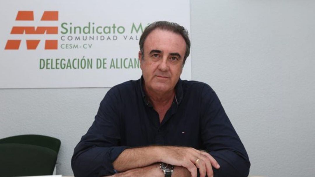 El médico alicantino Víctor Pedrera