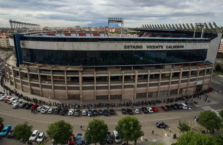 El Vicente Calderón se prepara para un derbi.