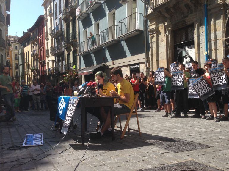 Los ocupantes de Rozalejo ofrecen una rueda de prensa