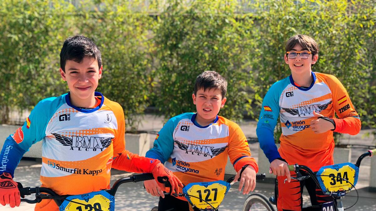 Tres jóvenes riders del Club BMX Alcoy participan en una prueba de la Copa de Europa de Verona