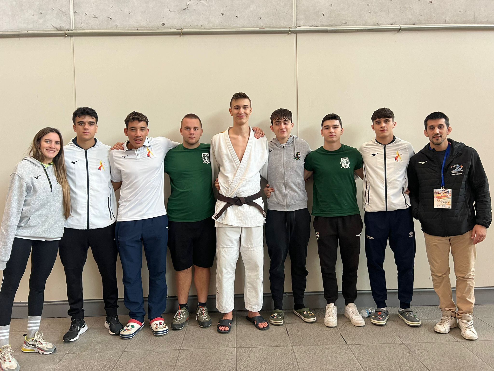 Deportistas del Club Judo Binéfar y Huesca en Gijón