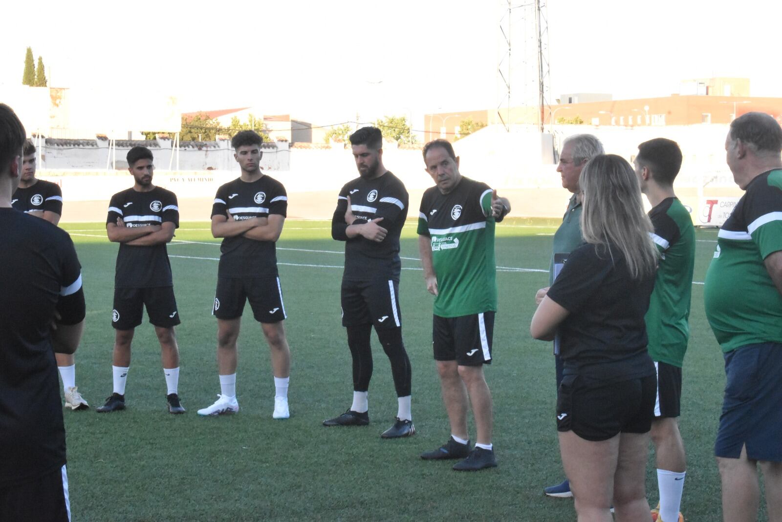 El veterano entrenador (61) vuelve a Tercera RFEF