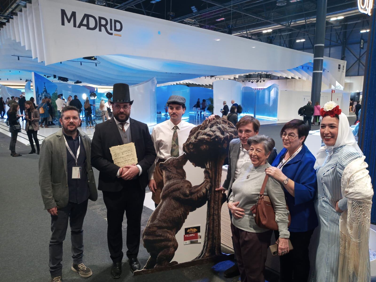El Alcalde de Madrid, con los personajes de Villena