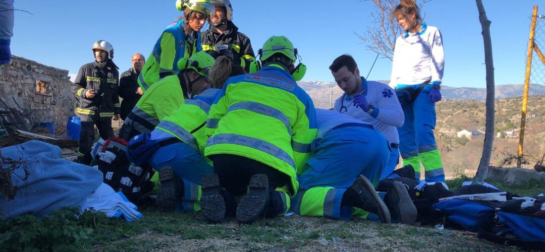 Los servicios médicos solo pudieron confirmar el fallecimiento del primer joven