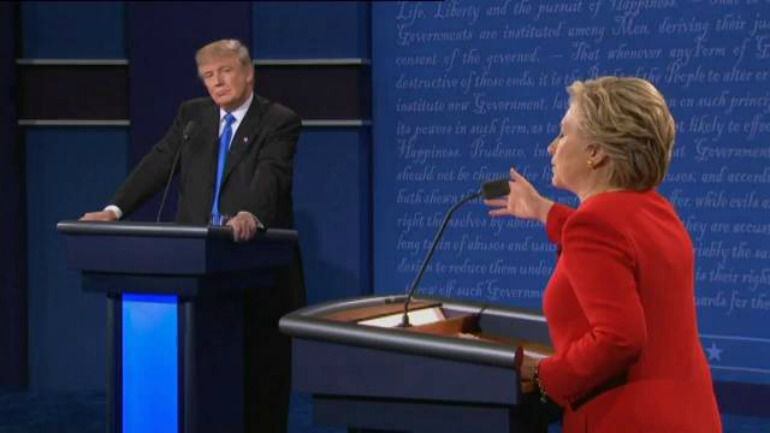 Los candidatos republicano y demócrata, Donald Trump y Hillary Clinton, en pleno debate.