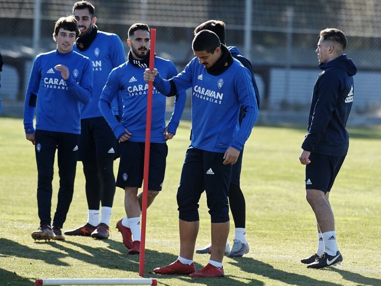 Delmás, Ros, Borja, Verdasca y Pombo apuntan a la titularidad