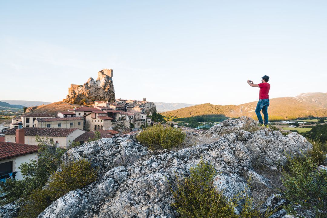 Un turista en Frías (Burgos)