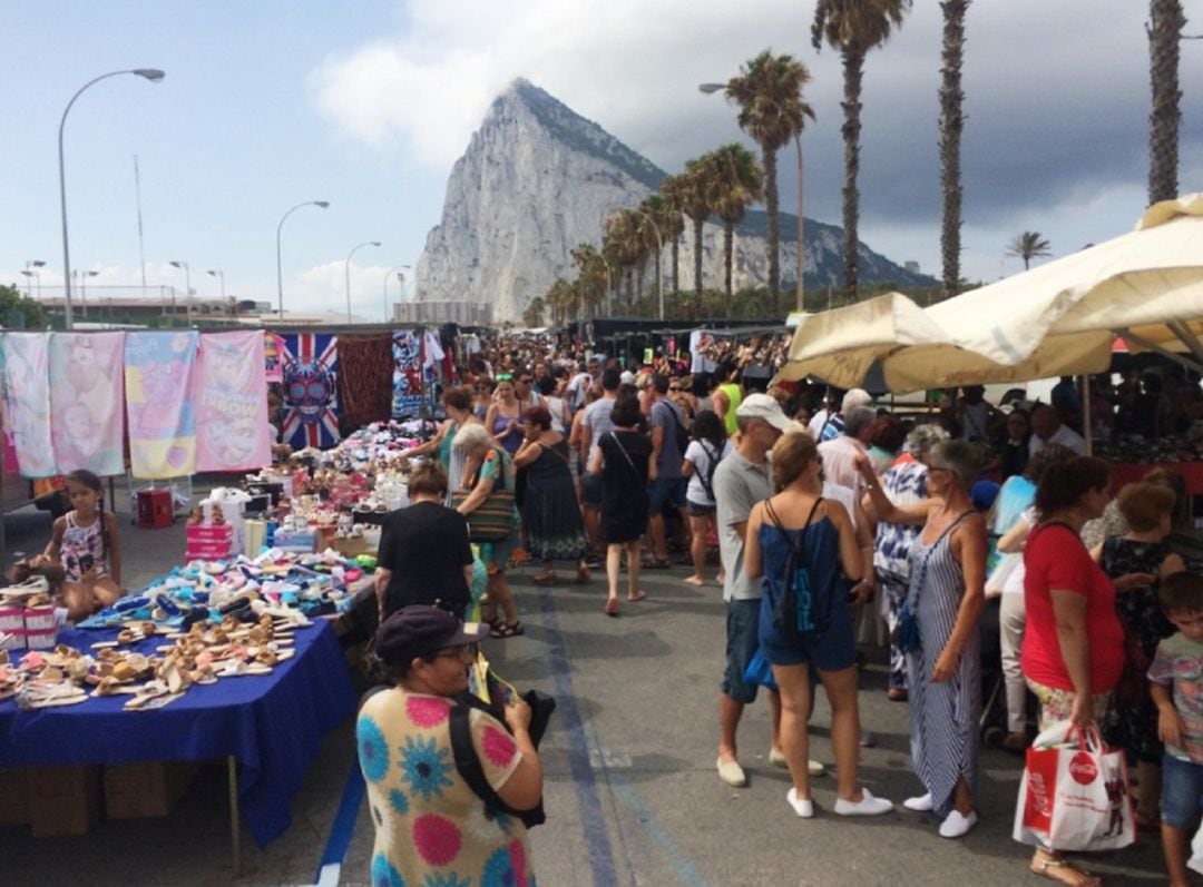 Mercadillo de La Línea.