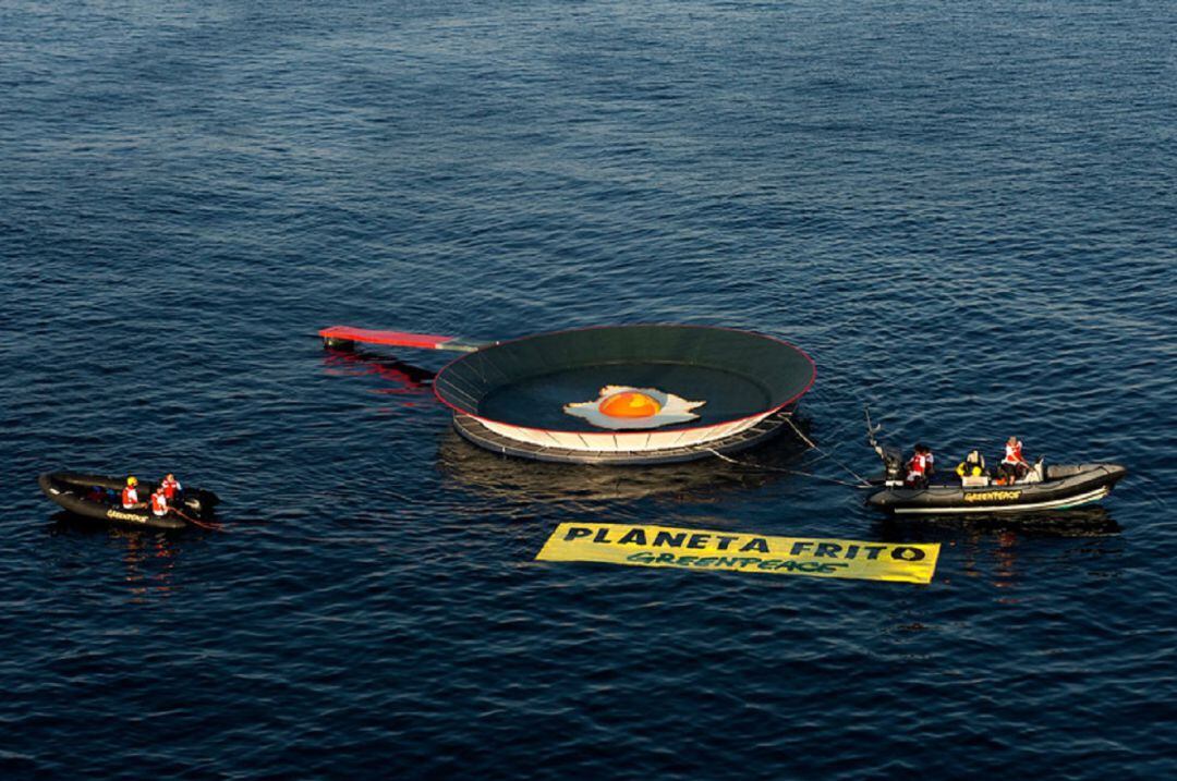 Imagen de la acción reivindicativa del colectivo ecologista desarrollada en La Manga