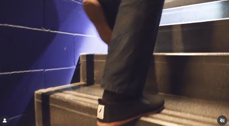 Joaquín Sabina se despide de los escenarios con calzado riojano de Arnedo