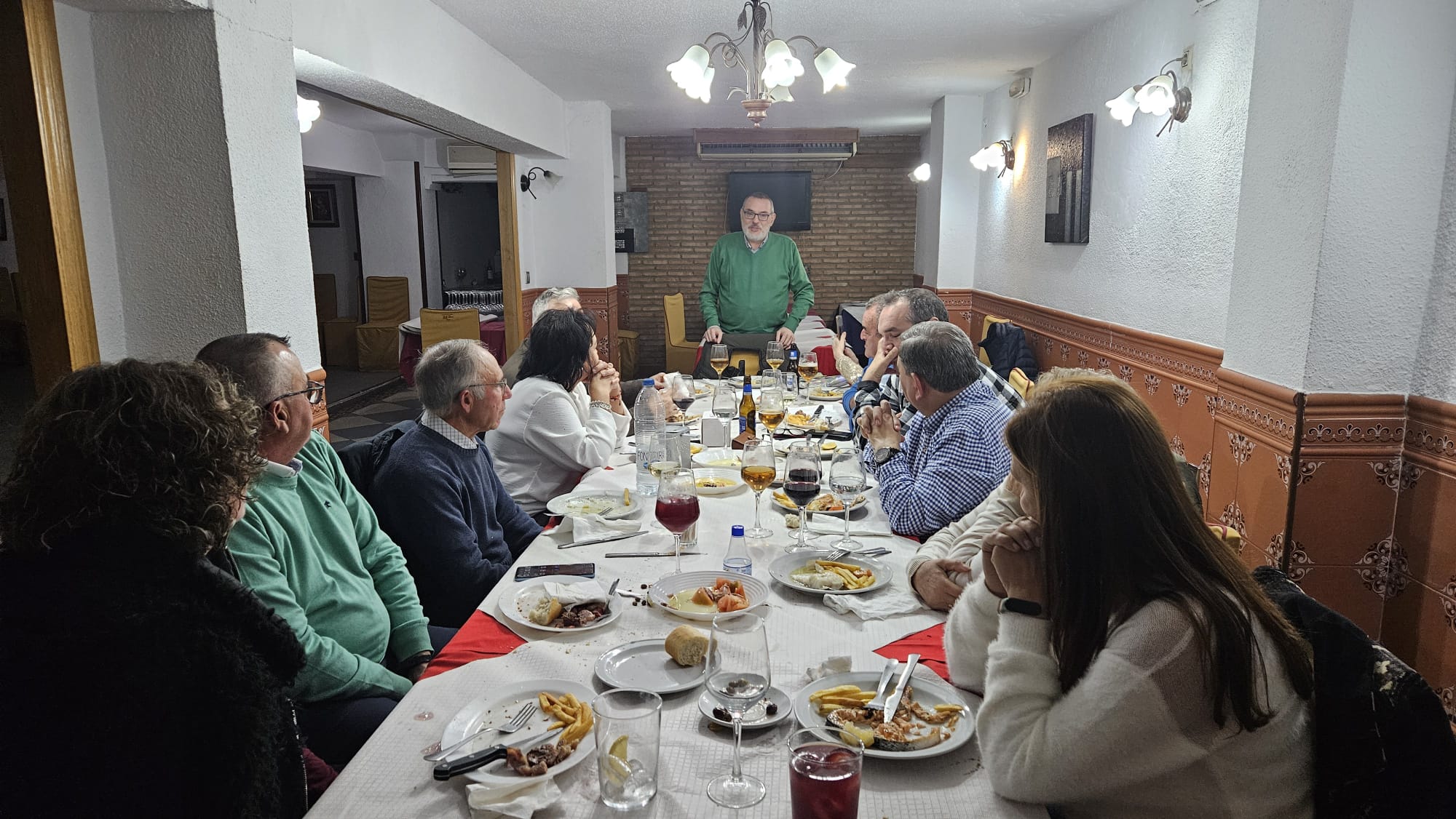Presentación de Ildefonso Alcalá, ante el público asistente