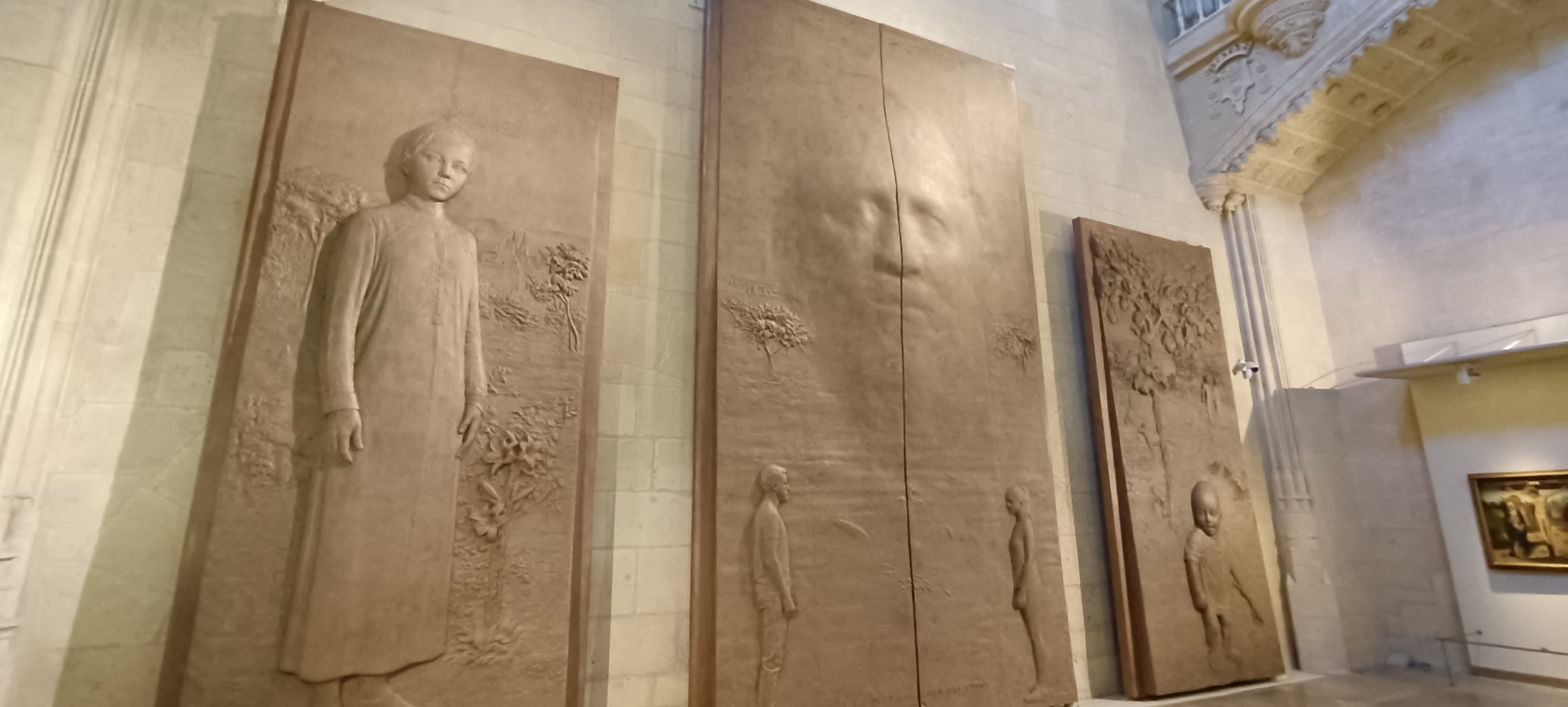 Las puertas de Antonio López para la Catedral de Burgos ya se exhiben en su museo