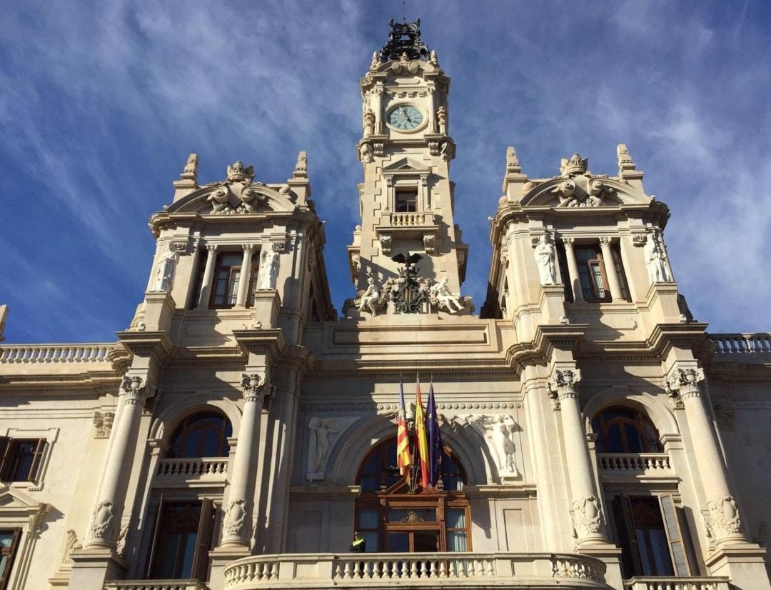 Imagen de archivo de la fachada del Ayuntamiento de València