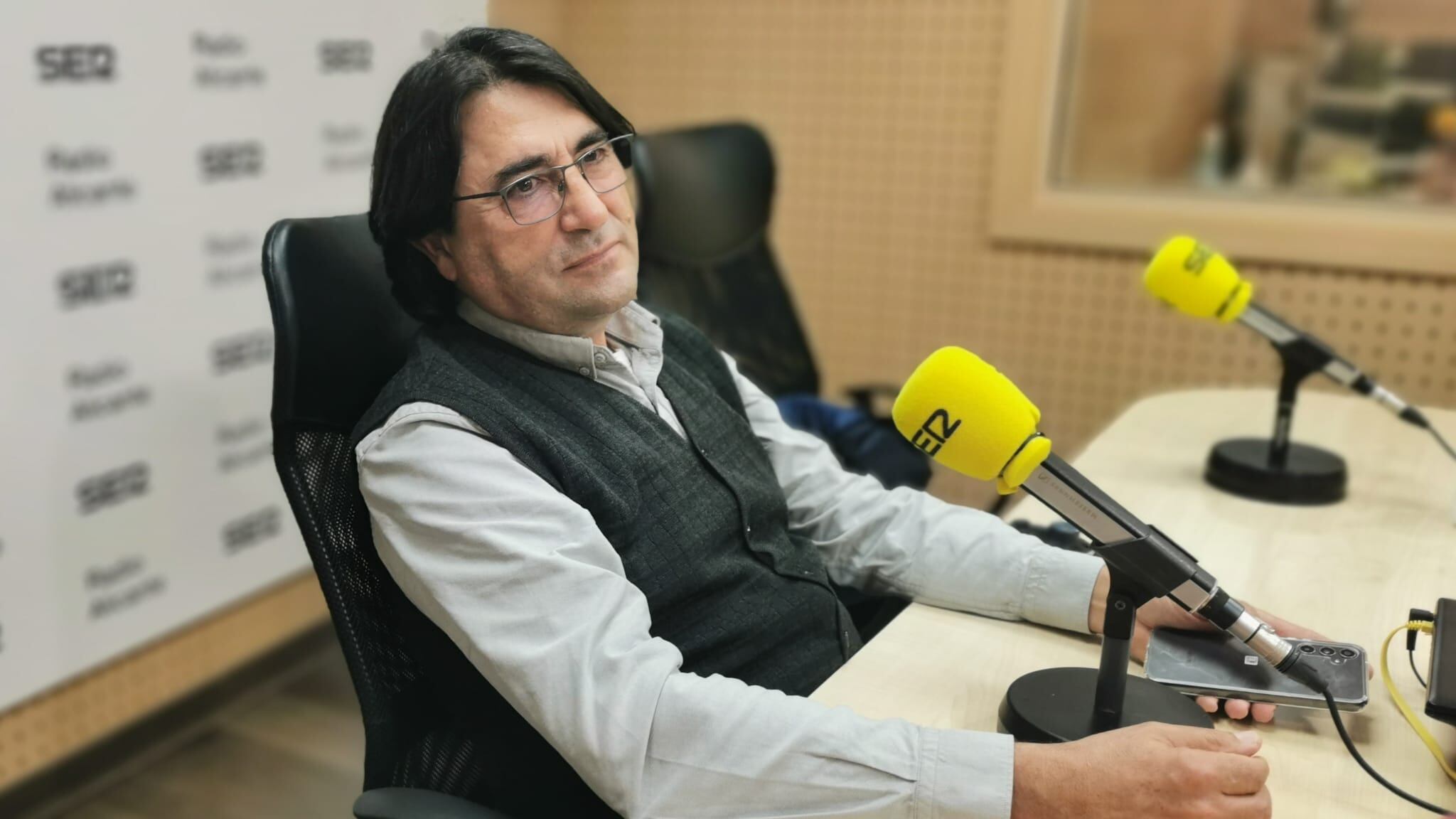 José Vicente Andreu, presidente de Asaja Alicante, en los estudios de Radio Alicante. Foto: Silvia Cárceles