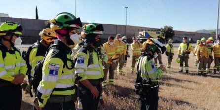 Bomberos que participan en las quemas controladas