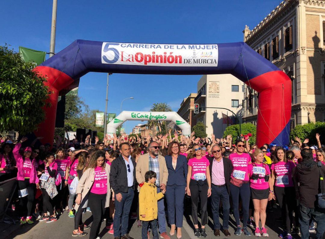 Línea de salida de la V Edición de la Carrera de la Mujer de Murcia
