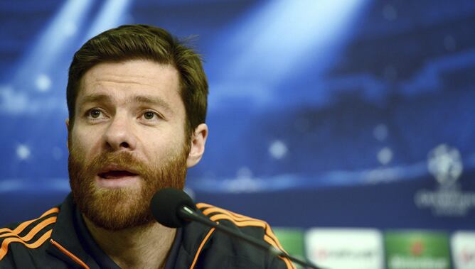 Xabi Alonso durante la rueda de prensa previa al partido frente al Schalke 04.