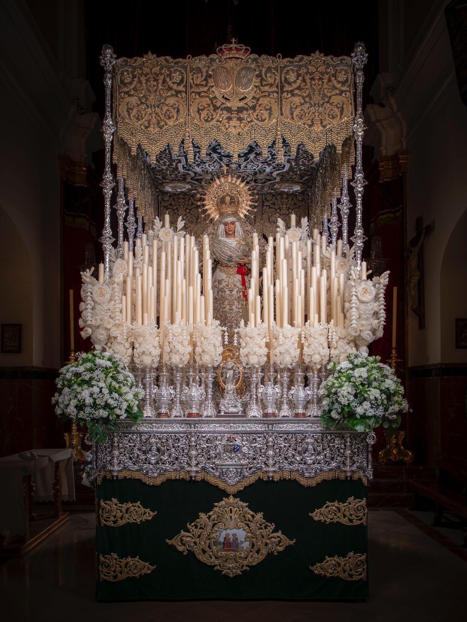 La Esperanza de Triana, en su paso de palio para la Magna del 8 de diciembre