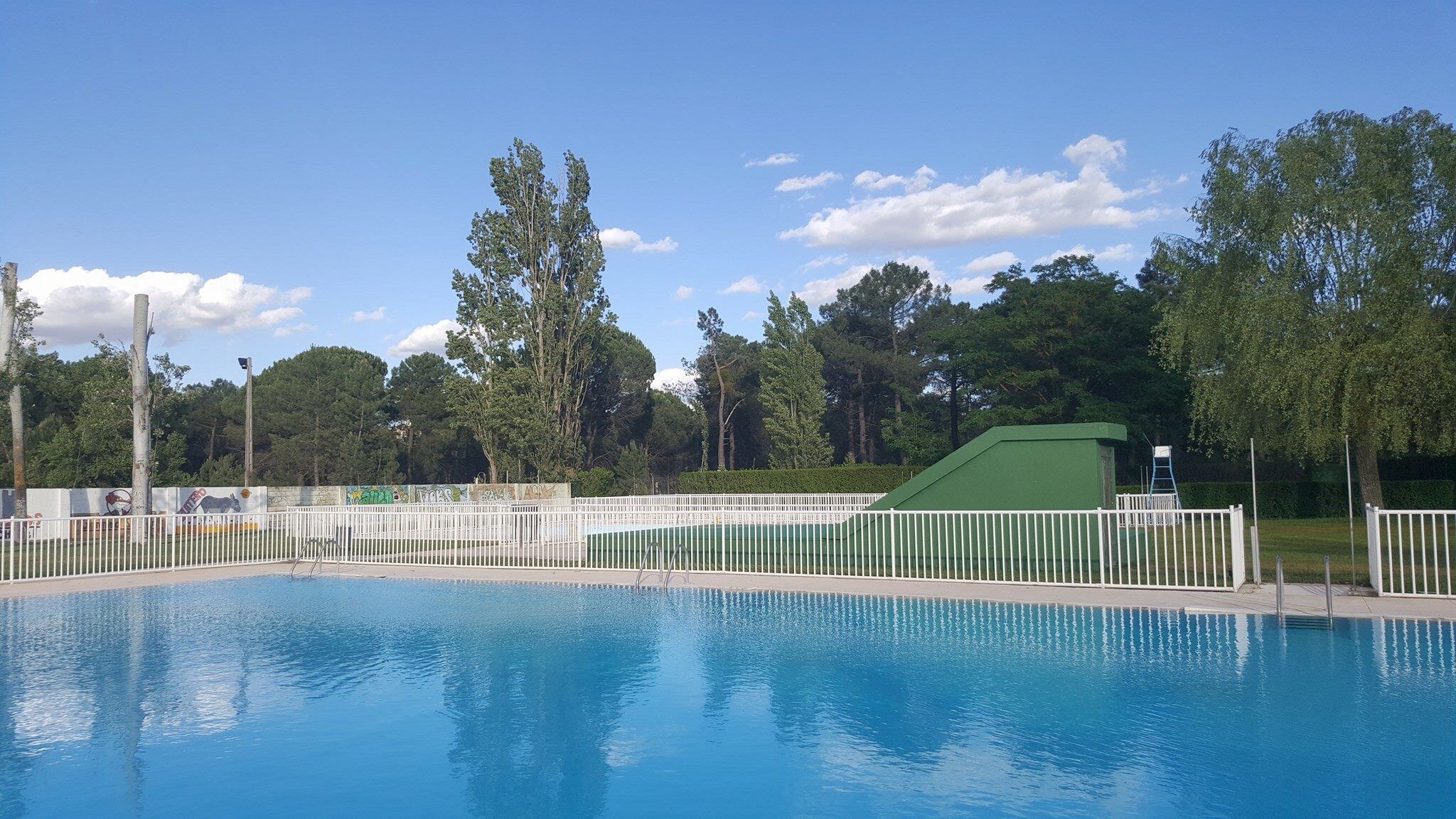 Piscina de verano Peñafiel