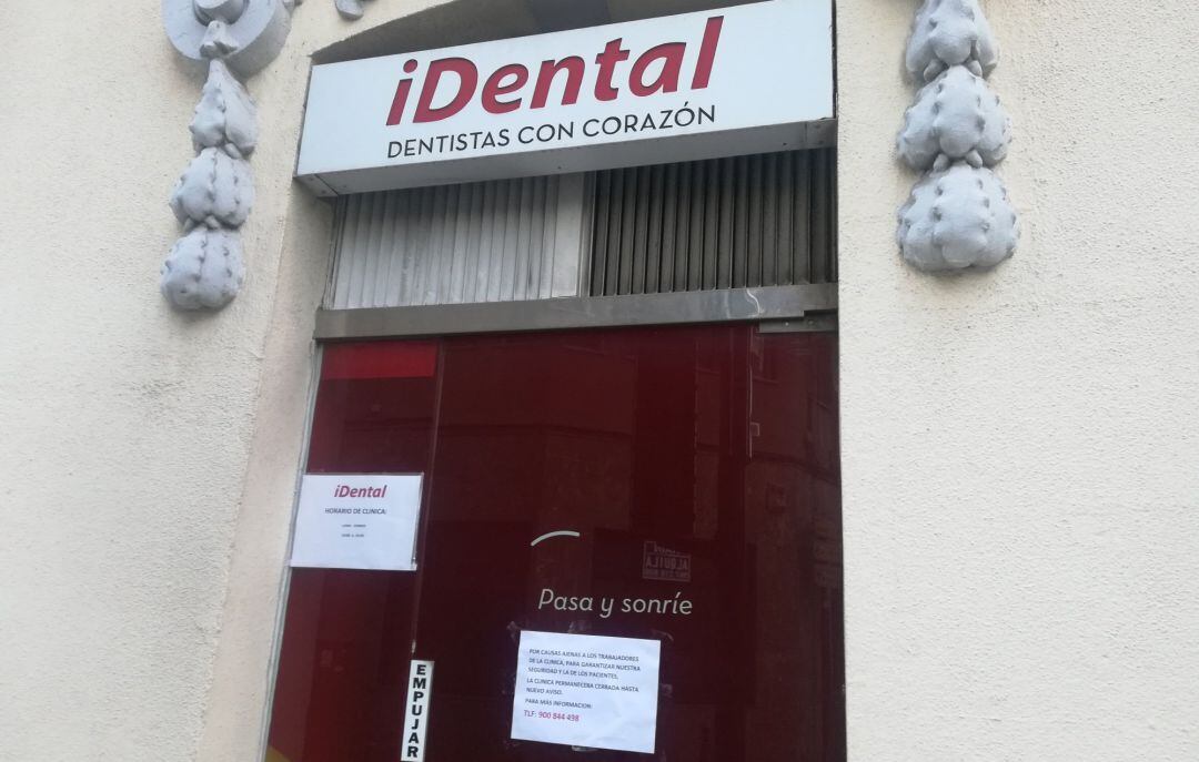 Imagen de archivo de una clínica de iDental.