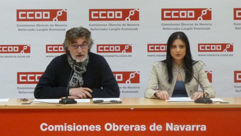 El secretario general de CCOO Navarra, Chechu Rodríguez, y la secretaria de Mujer y Juventud del sindicato, Nerea Contreras