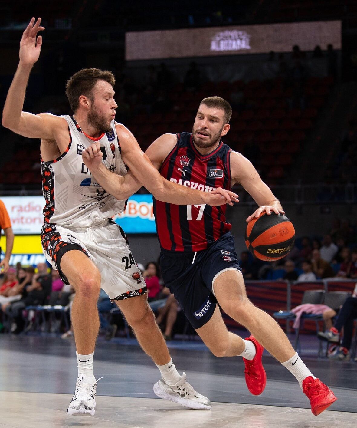 Rogkavopoulos durante un momento de la pretemporada con el Baskonia.