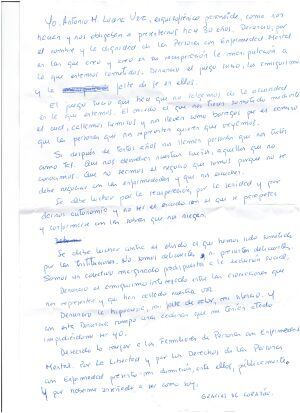 Escrito en el que Antonio Lucena presenta su dimisión como representantante de los enfermos en las asociaciones de familiares de enfermos mentales.