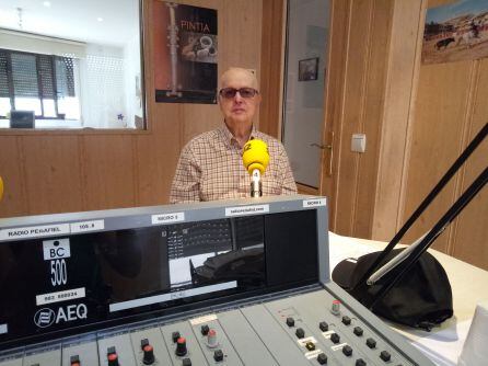 Jose María Barruso en los estudios de la cadena SER