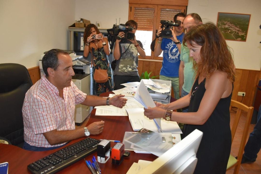 La secretaria general del Grupo Parlamentario Socialista, Patricia Gómez, presenta un recurso para declarar &quot;indebido&quot; el empadronamiento del senador Javier Maroto en Sotosalbos (Segovia)