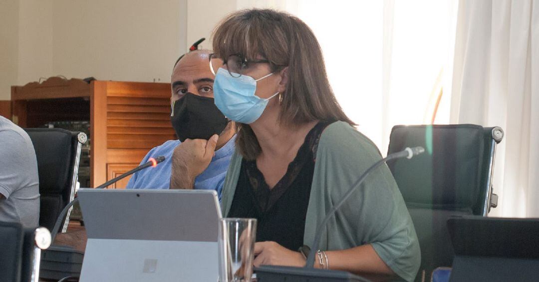 Leticia Padilla y Leandro Delgado, concejales de Lanzarote en Pie (LEP) en el Ayuntamiento de Arrecife.