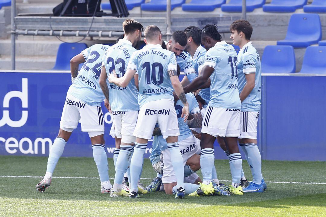 El Celta celebrando el gol de Hugo Mallo