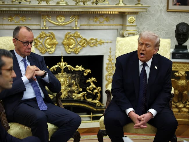 Donald Trump y Friedrich Merz, en una rueda de prensa desde el Despacho Oval en la Casa Blanca. EFE/EPA/SAMUEL CORUM / POOL