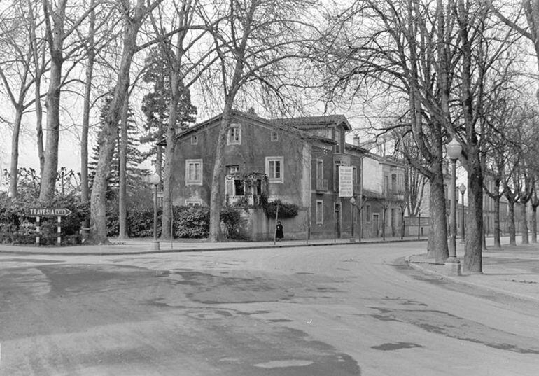 La calle Ramón y Cajal donde en la actualidad se ubica el hotel NH Canciller Ayala