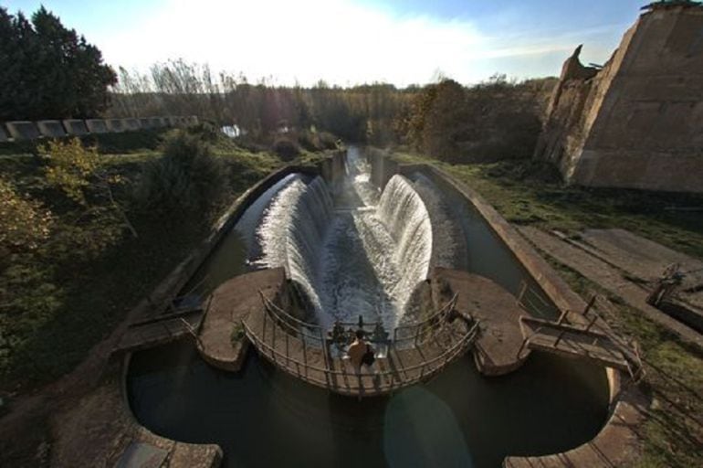 Imagen del Canal de Castilla en la provincia de Palencia