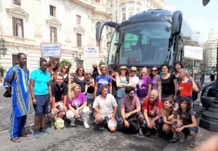 El grupo de activistas de la Comuidad Valenciana antes de partir hacis Sal (Girona) 