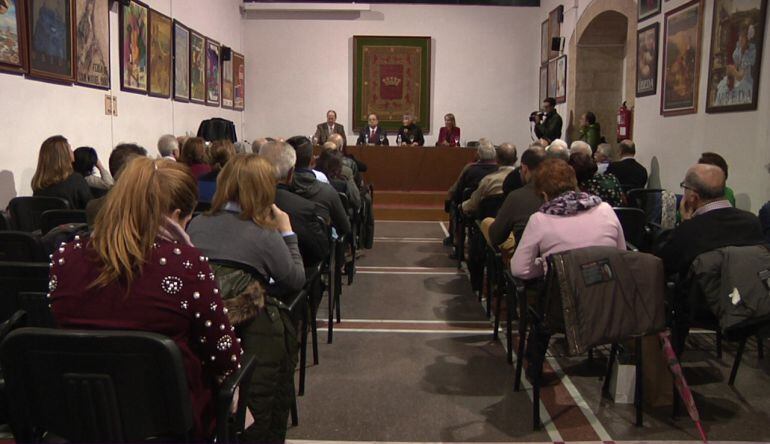 Conferencia sobre comunidades conversas