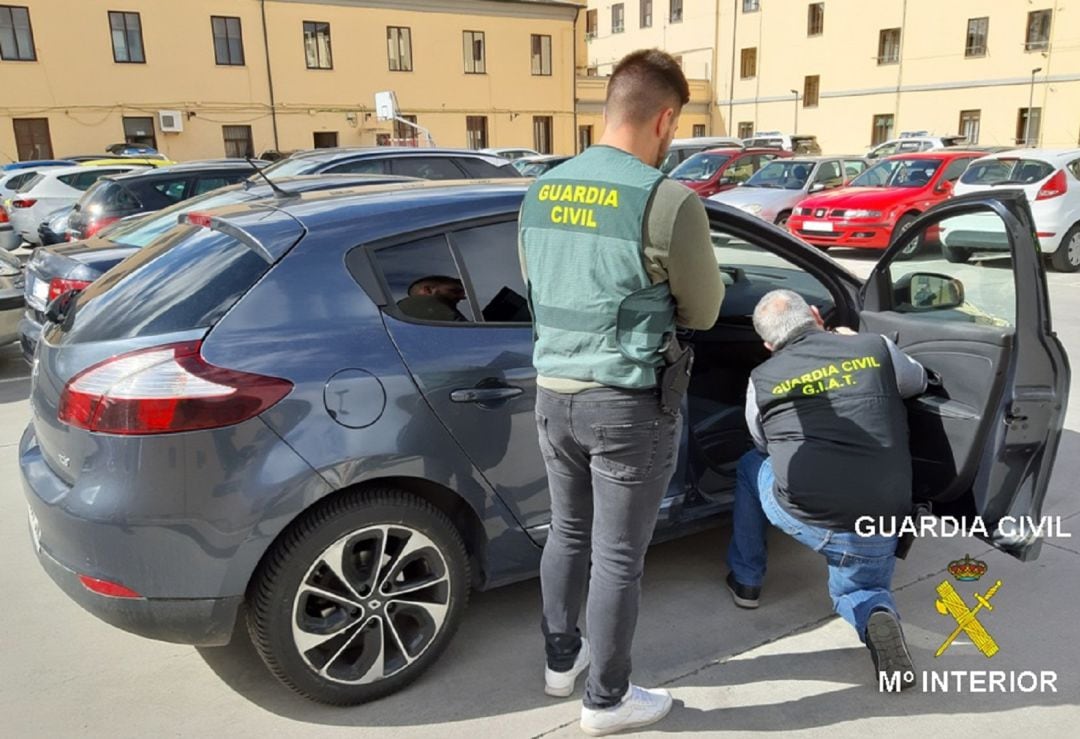 Detenidas cuatro personas en Segovia por vender vehículos con los kilómetros alterados 