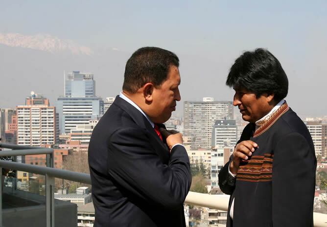 Chávez y Morales durante un receso en la reunión de Unasur