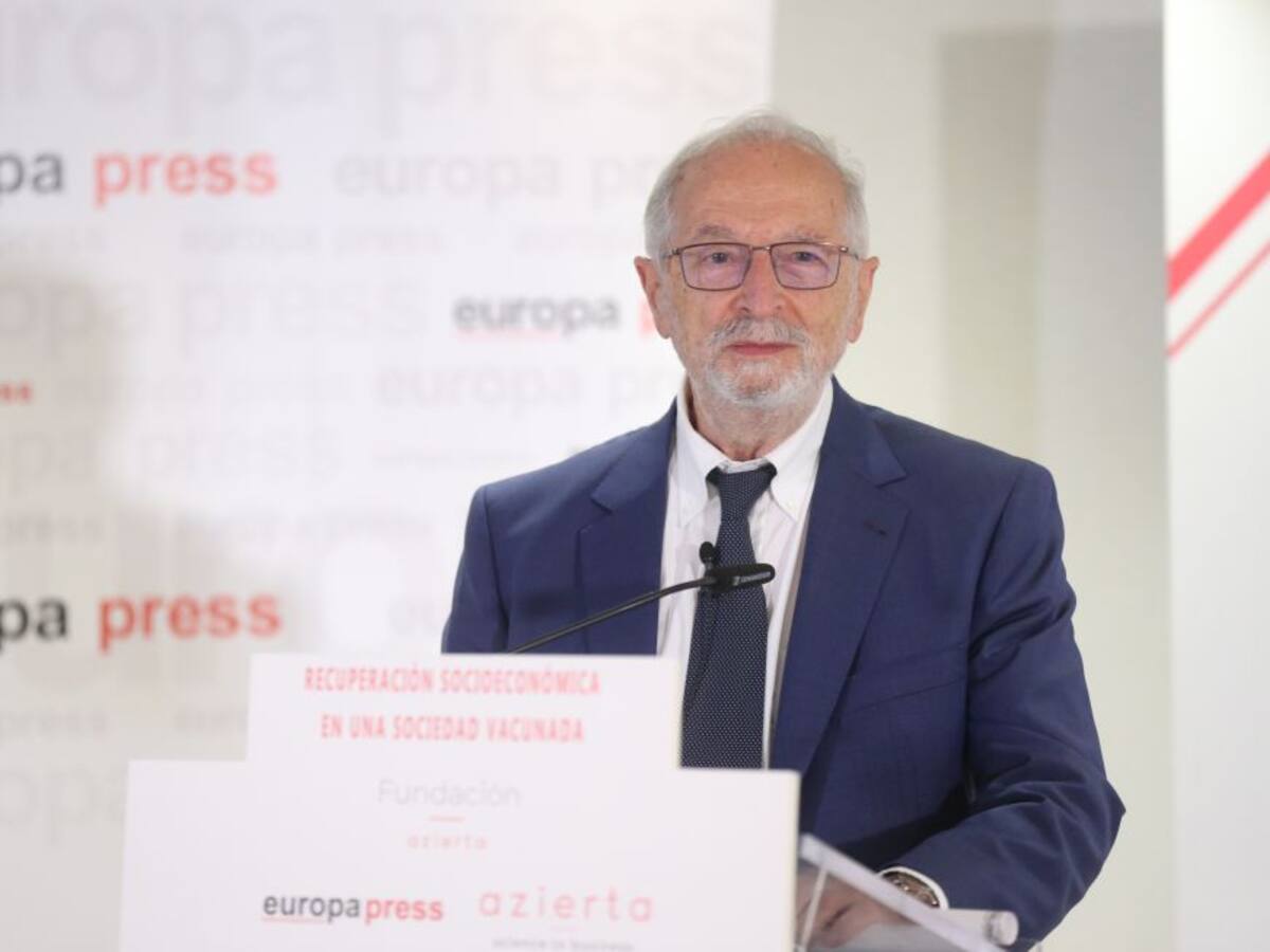 Polémica por las palabras del virólogo Luis Enjuanes: "Si usted no se vacuna no puede ir a centros públicos"